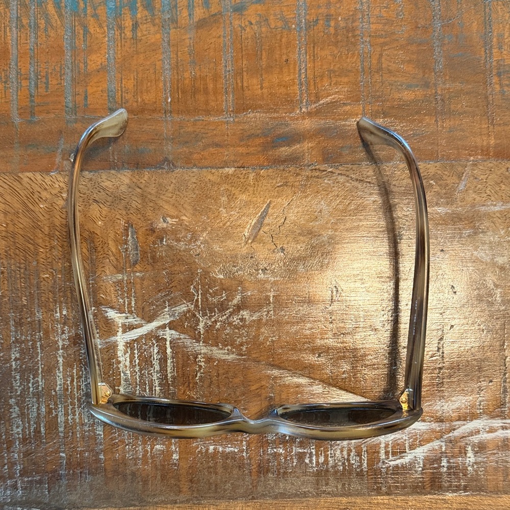 Vintage Giorgio Armani Women’s Tortoiseshell Oval Sunglasses - Picture 2 of 7